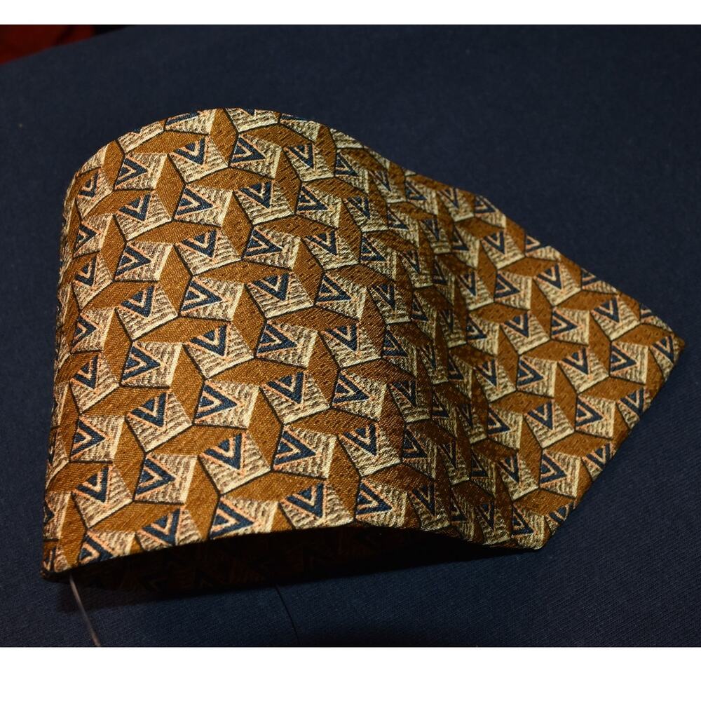 Valentino Cravatte Italy Made Silk Tie Geometric Pattern Design